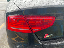 Load image into Gallery viewer, 2013 AUDI S8