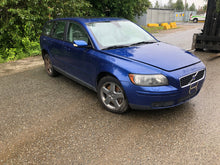 Load image into Gallery viewer, 2006 VOLVO V50 AWD 6SPD TURBO
