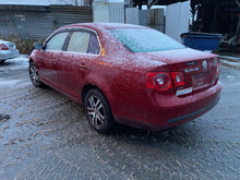 Load image into Gallery viewer, 2006 VW JETTA RED 2.5