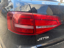 Load image into Gallery viewer, 2017 VW JETTA TSI