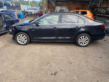 Load image into Gallery viewer, 2017 VW JETTA TSI