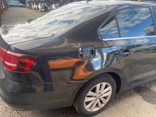 Load image into Gallery viewer, 2017 VW JETTA TSI