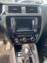 Load image into Gallery viewer, 2017 VW JETTA TSI