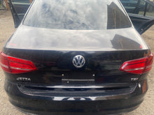 Load image into Gallery viewer, 2017 VW JETTA TSI