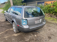 Load image into Gallery viewer, 2003 VW Passat SW 2.8 4 Motion