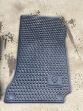 Load image into Gallery viewer, 1985 MERCEDES 300SD W126