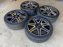 Load image into Gallery viewer, 1985 MERCEDES 300SD W126