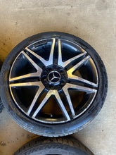 Load image into Gallery viewer, 1985 MERCEDES 300SD W126