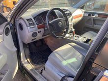 Load image into Gallery viewer, 2005 VW TOUAREG V6