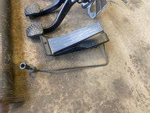 Load image into Gallery viewer, 2011 BMW 328I 6SP