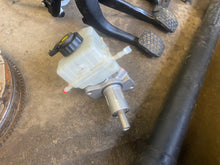 Load image into Gallery viewer, 2011 BMW 328I 6SP