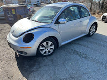 Load image into Gallery viewer, 2008 VW BEETLE 2.5 MT