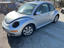 Load image into Gallery viewer, 2008 VW BEETLE 2.5 MT