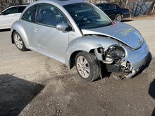 Load image into Gallery viewer, 2008 VW BEETLE 2.5 MT