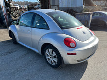 Load image into Gallery viewer, 2008 VW BEETLE 2.5 MT
