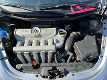 Load image into Gallery viewer, 2008 VW BEETLE 2.5 MT