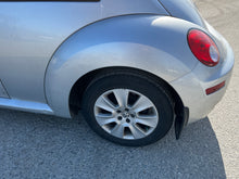 Load image into Gallery viewer, 2008 VW BEETLE 2.5 MT
