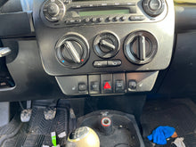 Load image into Gallery viewer, 2008 VW BEETLE 2.5 MT
