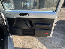 Load image into Gallery viewer, 2008 VW BEETLE 2.5 MT