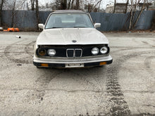 Load image into Gallery viewer, 1984 BMW 318i
