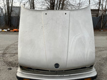 Load image into Gallery viewer, 1984 BMW 318i