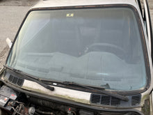 Load image into Gallery viewer, 1984 BMW 318i