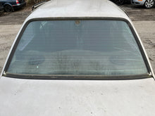 Load image into Gallery viewer, 1984 BMW 318i