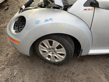 Load image into Gallery viewer, 2008 VW BEETLE 2.5 MT