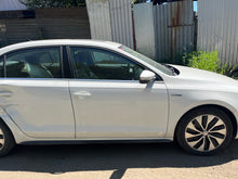 Load image into Gallery viewer, 2013 VW JETTA HYBRID
