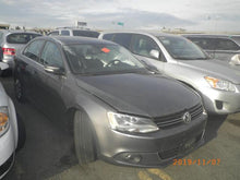 Load image into Gallery viewer, 2013 VW JETTA
