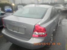 Load image into Gallery viewer, 2005 VOLVO S40

