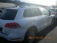 Load image into Gallery viewer, 2014 VW TOUAREG
