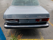 Load image into Gallery viewer, 1982 MERCEDES 300CD

