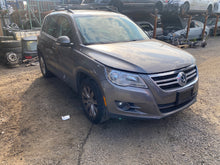 Load image into Gallery viewer, 2010 VW TIGUAN ENG NFG
